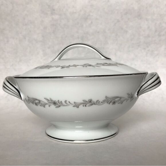Noritake Crestmont Sugar Bowl with Lid Gray Floral Scroll Band Platinum Trim - Picture 9 of 16